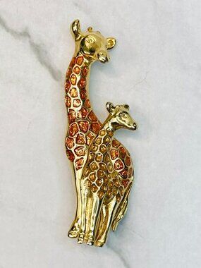 Gold Tone Giraffe Brooch Orange Enamel -11B